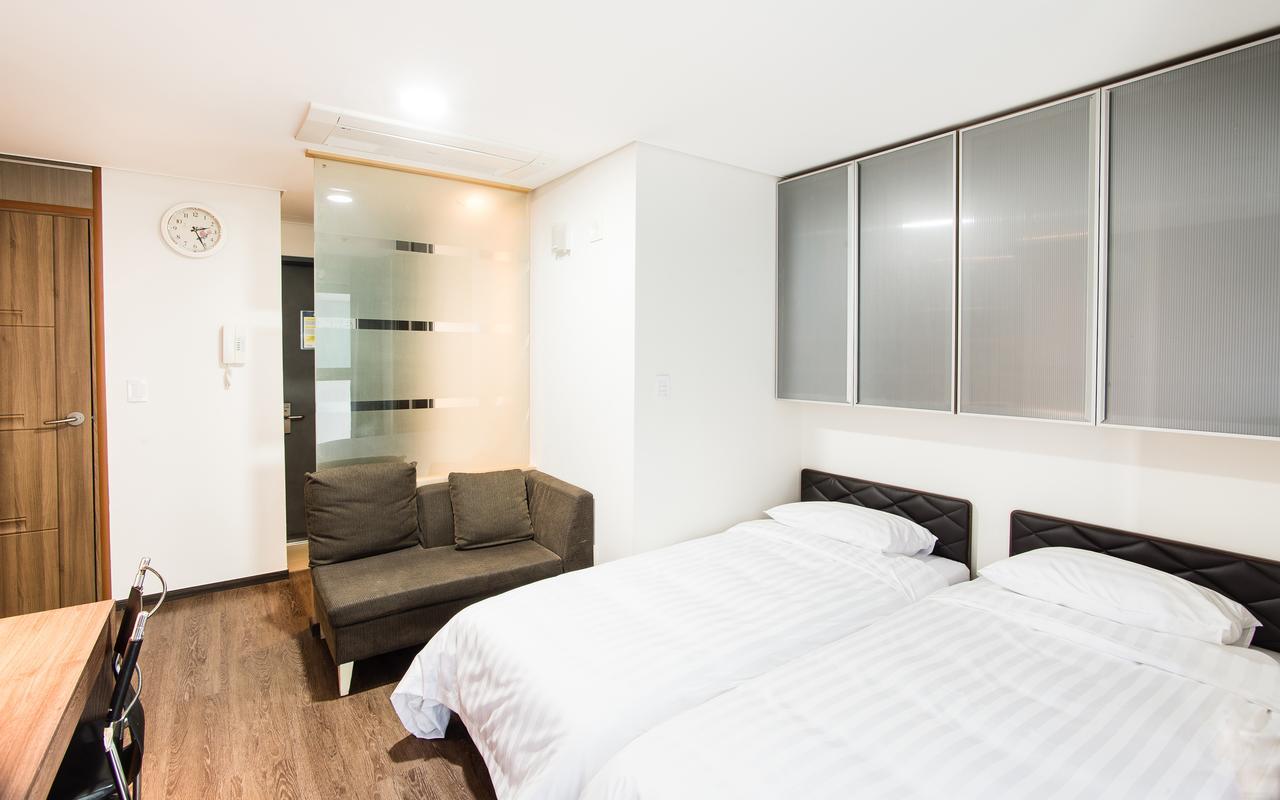 Hotel Arinus Shinchon Сеул Екстер'єр фото