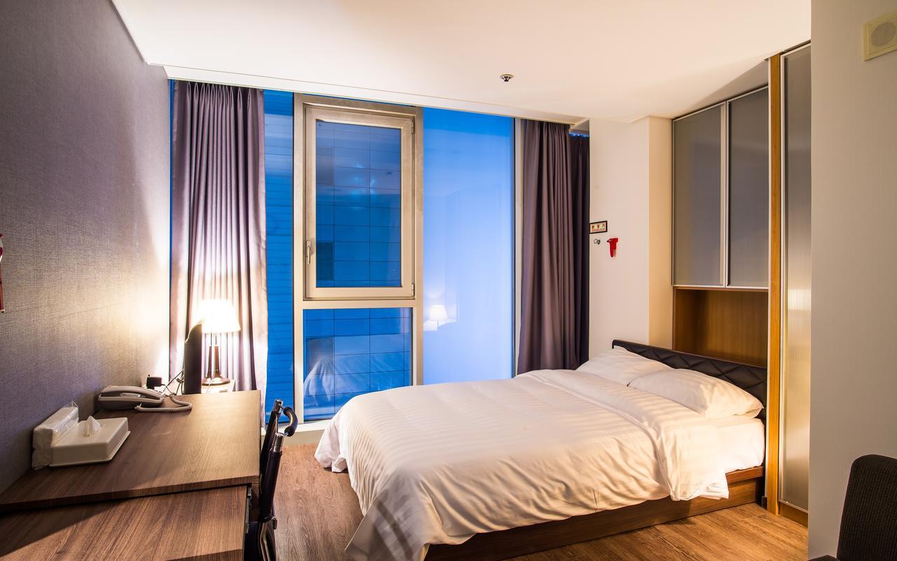 Hotel Arinus Shinchon Сеул Екстер'єр фото