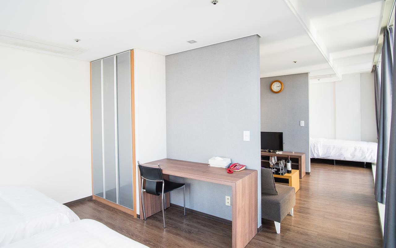 Hotel Arinus Shinchon Сеул Екстер'єр фото