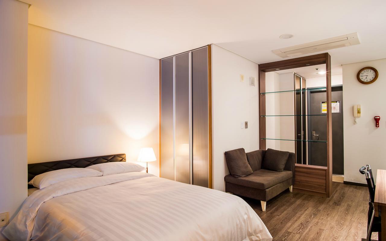 Hotel Arinus Shinchon Сеул Екстер'єр фото