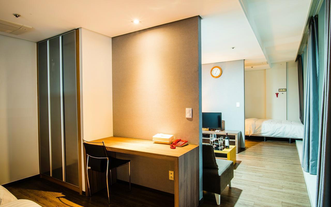 Hotel Arinus Shinchon Сеул Екстер'єр фото