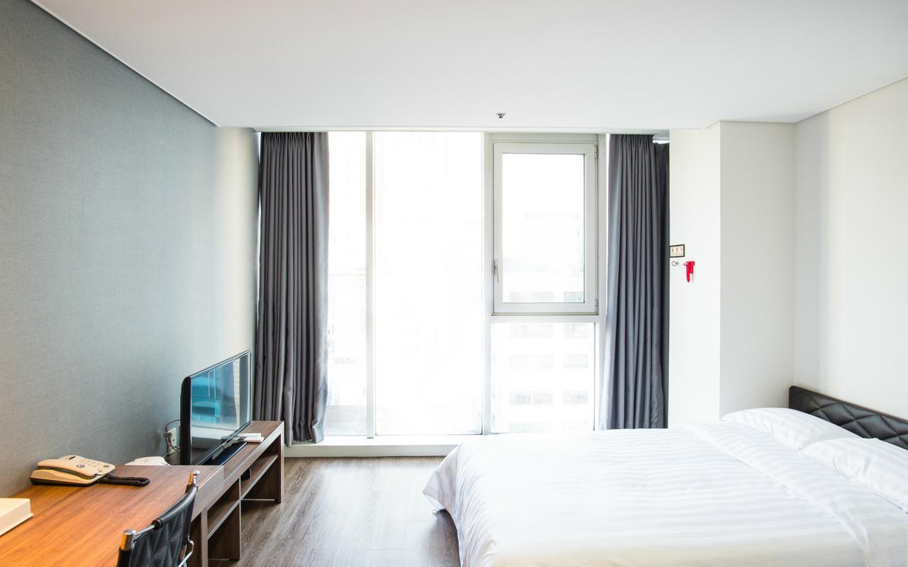 Hotel Arinus Shinchon Сеул Екстер'єр фото