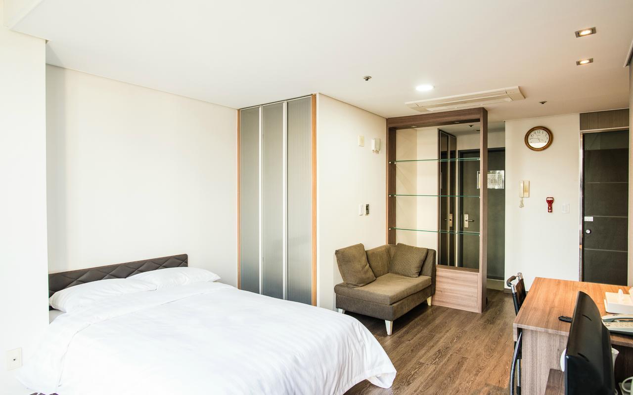 Hotel Arinus Shinchon Сеул Екстер'єр фото