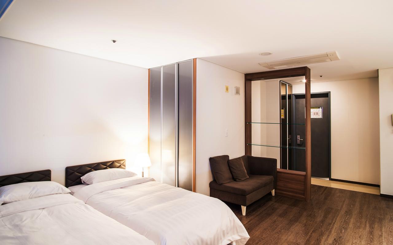 Hotel Arinus Shinchon Сеул Екстер'єр фото